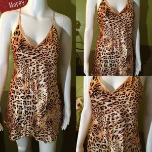 Leopard print satin Chemise